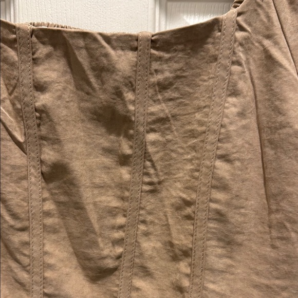 Kirious Los Angeles Tan Smocked Puff Sleeve Crop Top - Picture 2 of 9